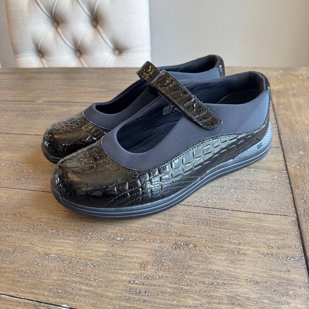 DREW Rose Mary Jane Sneaker Flat Black Patent Leather 10WW Comfort Anti-Slip